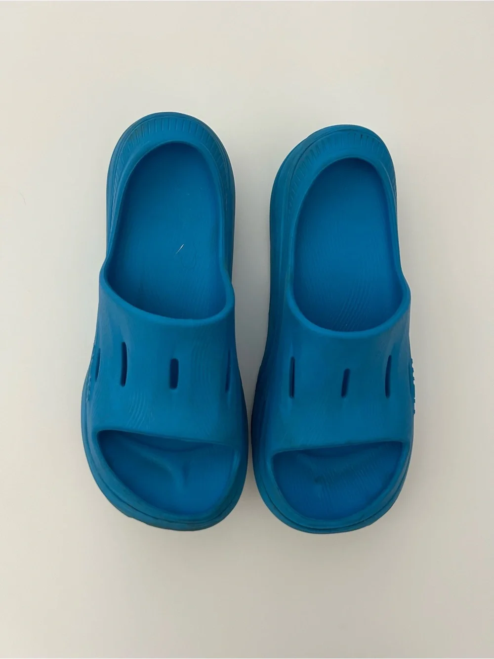 Hoka Ora Recovery Slide Youth Size 6 Blue Sandals Shoes Slip On Summer Pool $60